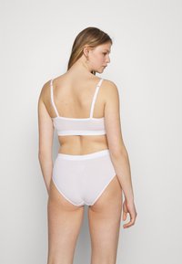 adidas Originals HIPSTER - Trosor - white