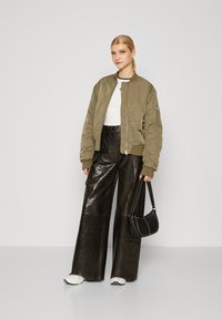 Samsøe Samsøe Pilotska jakna - dusty olive