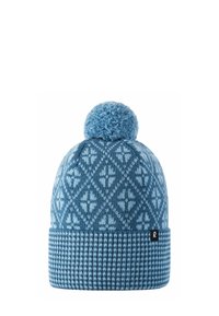 Niebieska dzianinowa czapka z pomponem, zdobiona geometrycznymi wzorami w kształcie diamentów oraz teksturowanym wzorem w kratę na mankiecie.