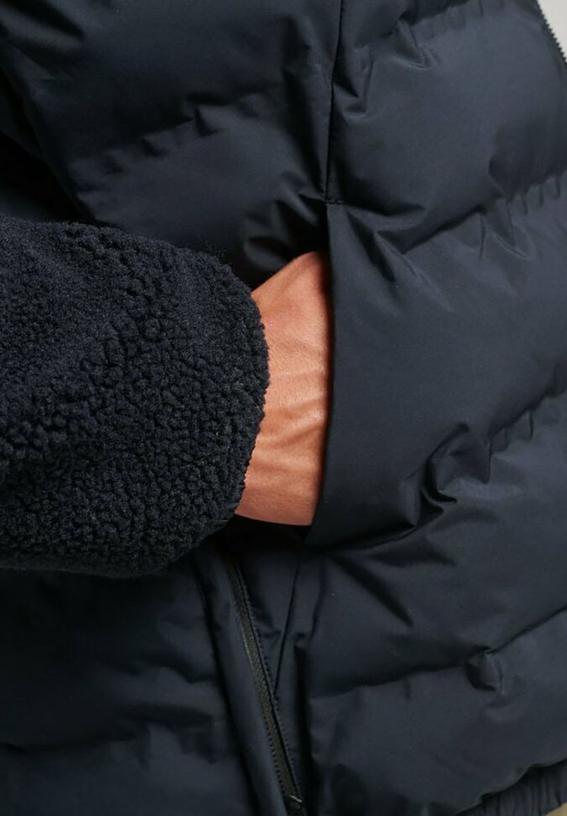 Superdry MOUNTAIN HYBRID ZIP HOODIE - Veste d'hiver - eclipse navy/bleu -  ZALANDO.FR
