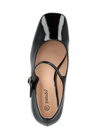 Scarpa in vernice nera con punta quadrata, cinturino alla caviglia e design con ritagli. L'interno presenta una soletta beige con il nome del marchio e la taglia.