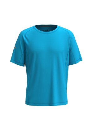 Blå atletisk t-shirt gjord av lätt, fukttransporterande tyg. Har rund halsringning, korta ärmar och platta sömmar.
