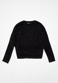 Maglietta nera a maniche lunghe con scollatura rotonda, decorata con strass sparsi. Tessuto morbido con una vestibilità comoda.