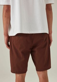 Next STRAIGHT FIT STRETCH CHINO - Shorts - brown