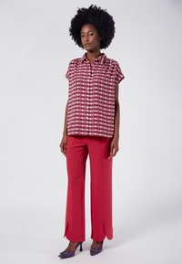 4funkyflavours KNOCK OUT LET'S GO ANOTHER ROUND - Button-down blouse - red