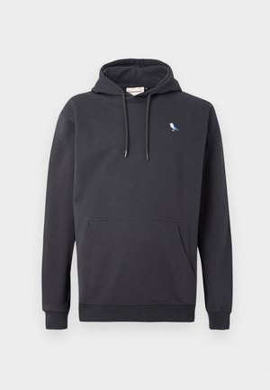 Dunkelgrauer Kapuzenpullover mit Fronttasche und kleinem weißen und blauen Vogel-Logo auf der linken Brust.