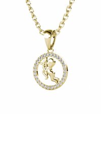 Ciondolo d'oro con silhouette di un bambino arciere all'interno di una cornice circolare, accentuato da piccole gemme scintillanti lungo il bordo.