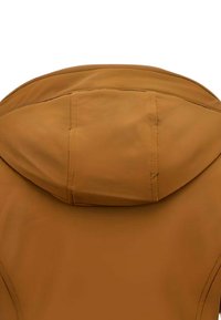 Bruine waterdichte jas met een opvouwbare capuchon. Kenmerken zijn een gladde textuur, stikseldetails en geen zichtbare sluitingen of zakken.