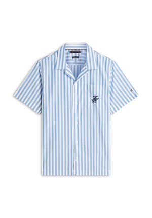 Lühikeste varrukatega nööbitav särk vertikaalsete helesiniste ja valgete triipudega, esiküljel rinnatasku tikitud mereväe logoga ja väike varrukalipuga detail.