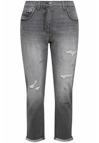 Jean gris usé avec une coupe droite, présentant des patches effilochés et des ourlets retroussés. Fabriqué en denim avec une texture douce et légèrement usée.