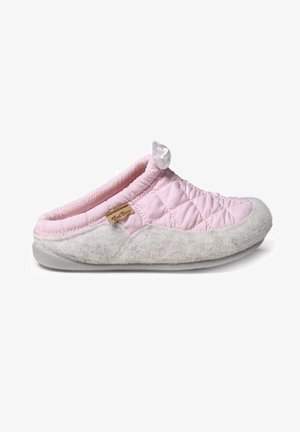 Pantofole rosa trapuntate con una morbida suola in feltro grigio e un accento di perla sulla parte anteriore. Design curvo e interno imbottito per il comfort.