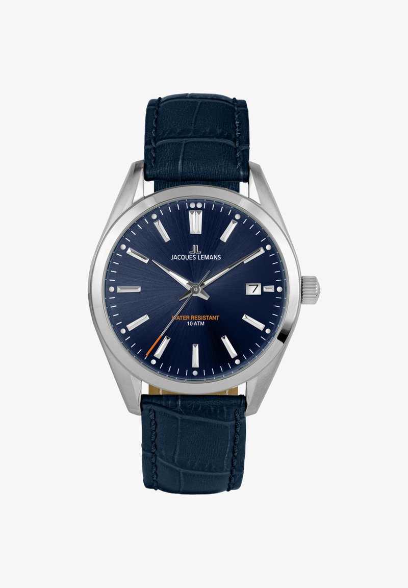 Quarz-Uhr mit einem dunkelblauen Krokodilmuster-Lederarmband, einem Gehäuse aus silbernem Edelstahl und einem blauen strukturierten Zifferblatt. Zu den Merkmalen gehören Stundenmarkierungen, Datumsanzeige und Wasserdichtigkeit bis zu 10 ATM.