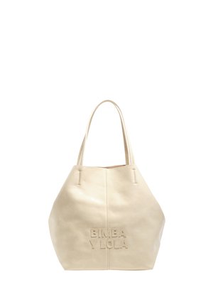 Beżowa torba typu tote ze skóry z dwoma paskami na ramię i wytłoczonym napisem „BIMBA Y LOLA” na środku z przodu.