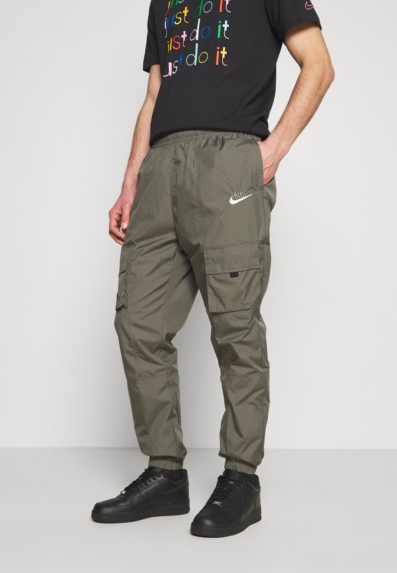 Nike Sportswear Träningsbyxor - olive