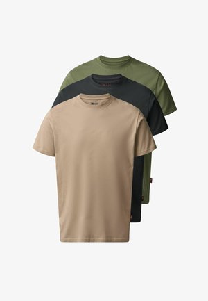 Kolme yksiväristä pyöreäkaulaista t-paitaa pinottuna etu- ja takaosat päällekkäin, väreinä beige, musta ja oliivinvihreä valkoisella taustalla.