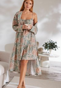 Next MORRIS CO FLORAL - Halāts - green