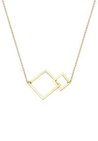 Guldmetal halskæde med to overlappende geometriske former: en stor firkant og en mindre firkant, forbundet af en glat kæde.