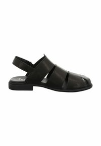 Černá kožená sandála s uzavřenou špičkou, dvěma vyřezávanými pásky, páskem přes patu a plochou podrážkou, zobrazena ze strany na bílém pozadí.