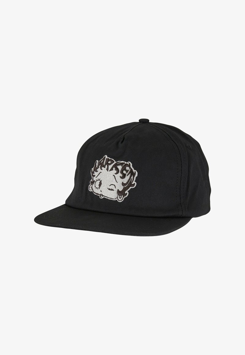 Schwarze Kappe mit flachem Schirm, die einen gestickten Cartoon-Charakter in Weiß und Grau zeigt. Hergestellt aus weichem, strukturiertem Stoff.