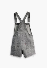 Denim-Latzshorts in verblichenem Schwarz, mit verstellbaren Trägern, zwei vorderen Taschen und einem ausgefransten Saum. Strukturierter Stoff mit einem abgenutzten Erscheinungsbild.