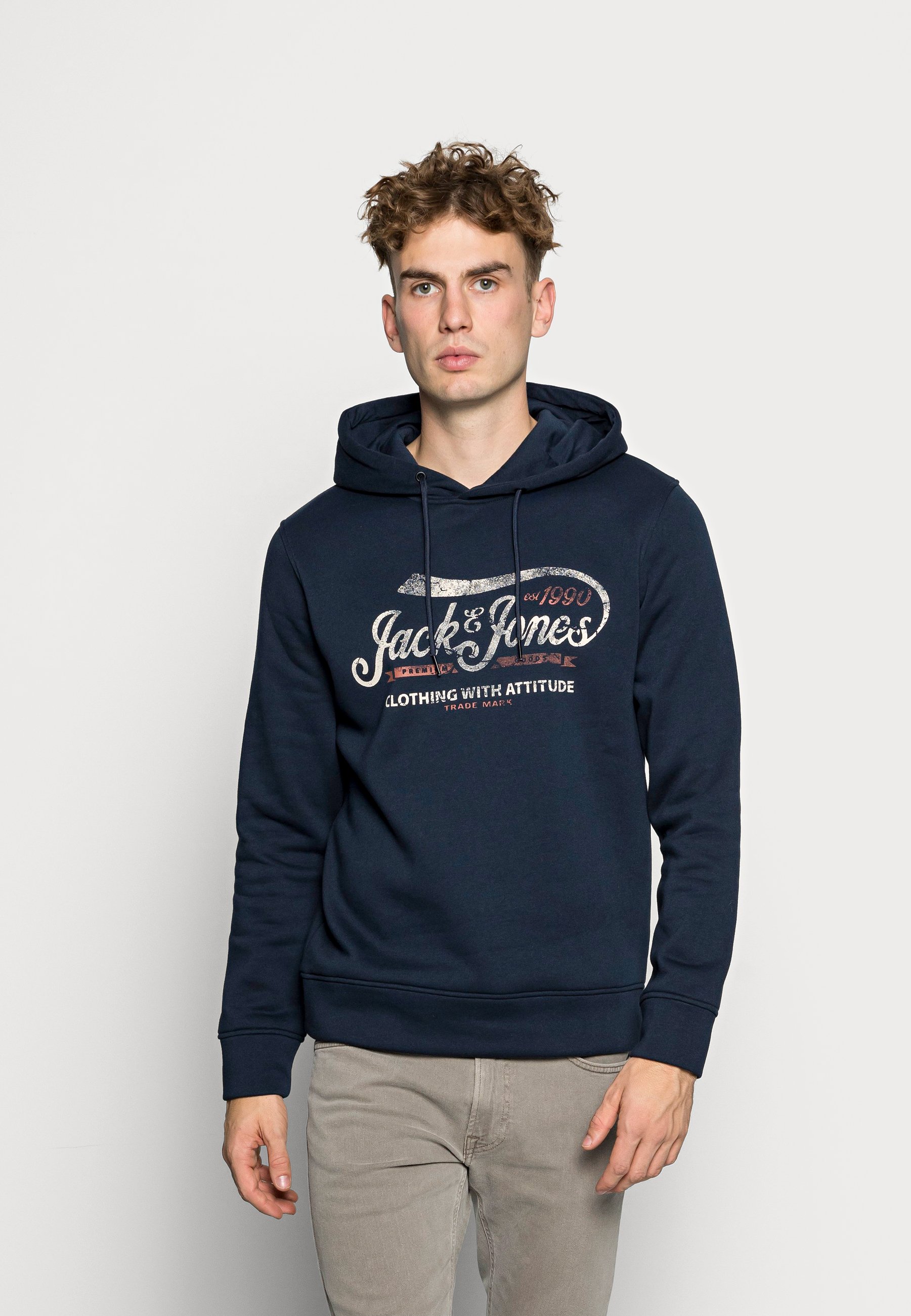 OUTLET JACK \u0026 JONES! Hasta -87% DTO. en ropa y calzado Jack \u0026 Jones