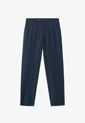 Mornarsko modre hlače s pokončnimi hlačnicami ter stranskimi žepi, z gumbi in zadrgo, predstavljene na belem ozadju.