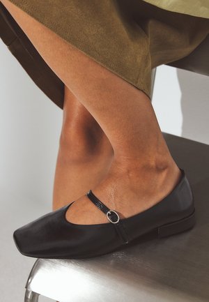 Bailarinas con hebilla - black