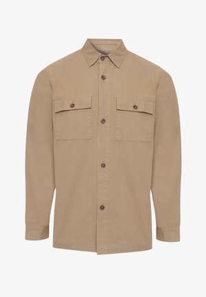 Beige Button-down-Hemd mit spitzem Kragen, zwei Brusttaschen und braunen Knöpfen. Hergestellt aus einem glatten Stoff mit fester Textur.