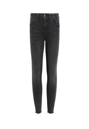 Slim-fit zwarte denim jeans met een hoge taille, voorzien van een vijf-pocket ontwerp en een rafelige zoom. De stof heeft een lichte textuur.