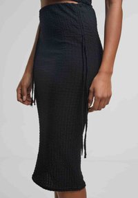 Urban Classics CUT OUT - Jerseykjole - black