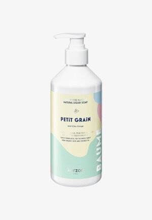 Weiße Kunststoffflasche mit Pumpenspender, beschriftet mit "Natürliche Flüssigseife." Verfügt über pastellfarbene abstrakte Designelemente in Blau, Grün und Pink.