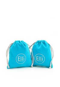 Sinine kangast nöörkott, millel on sile pind, ja valged ümmargused logod, kus on kirjas "Elli by Julie & Grace". Näidatud on kaks kotti.