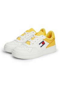 Tommy Jeans RETRO BASKET - Sneaker low - warm yellow