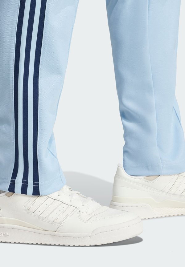 CLASSIC TP - Tracksuit bottoms - clear sky   night indigo3