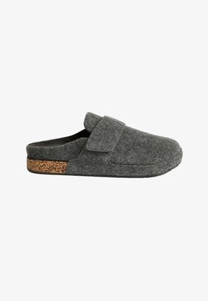Marks & Spencer, Pantolette flach - grey