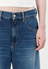 Replay NARJA PANTS - Relaxed fit jeans - medium blue