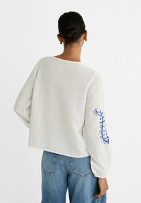 Stradivarius EMBROIDERED  - Camicetta - blue