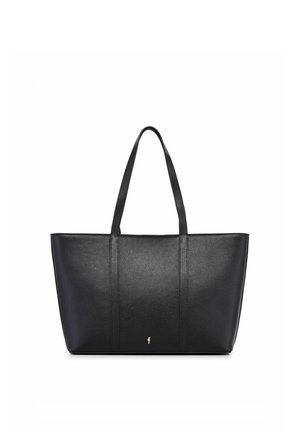 Czarna torba typu tote z teksturowanej skóry, z dwoma paskami na ramię i małym złotym logo na dole, na środku.