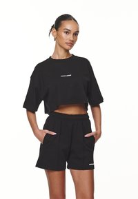 Pegador - LAYLA CROPPED TEE - Osnovna majica kratkih rukava - black/white Minijatura 1