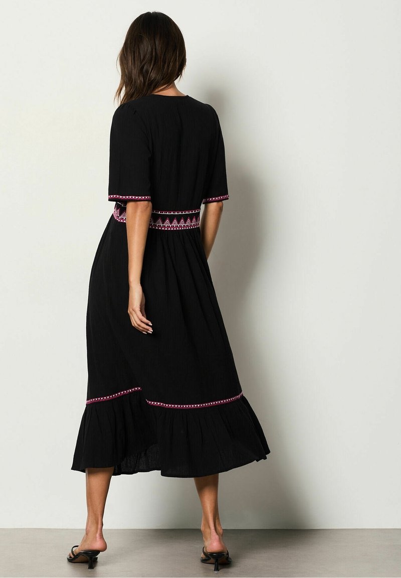 Petite Robe Noire Et Grise Etam Taille 38 - Style évasé Mi-long - Occasion Très Bon état