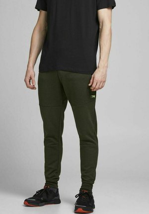 SWEATHOSE WILL JAIR - Pantalones deportivos - deep lichen green