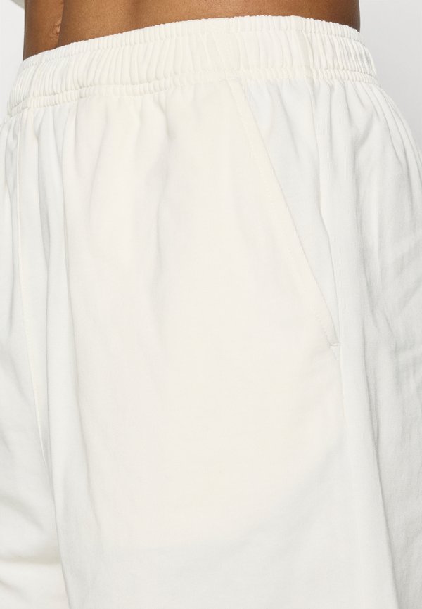 STUDIO SHORTS - Sports shorts - cannoli cream4