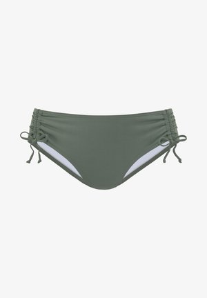 Alyvuogių žalia maudymosi kelnaitė su raukšlėmis šonuose, reguliuojamomis juostelėmis ir baltomis detalėmis šonuose. Lygus paviršius ir prigludusi forma.