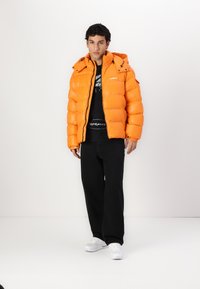 LOW LIGHTS STUDIOS® Zimná bunda - orange