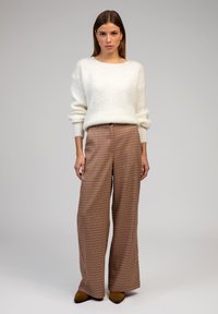 AN'GE Pantalon classique - bordeaux