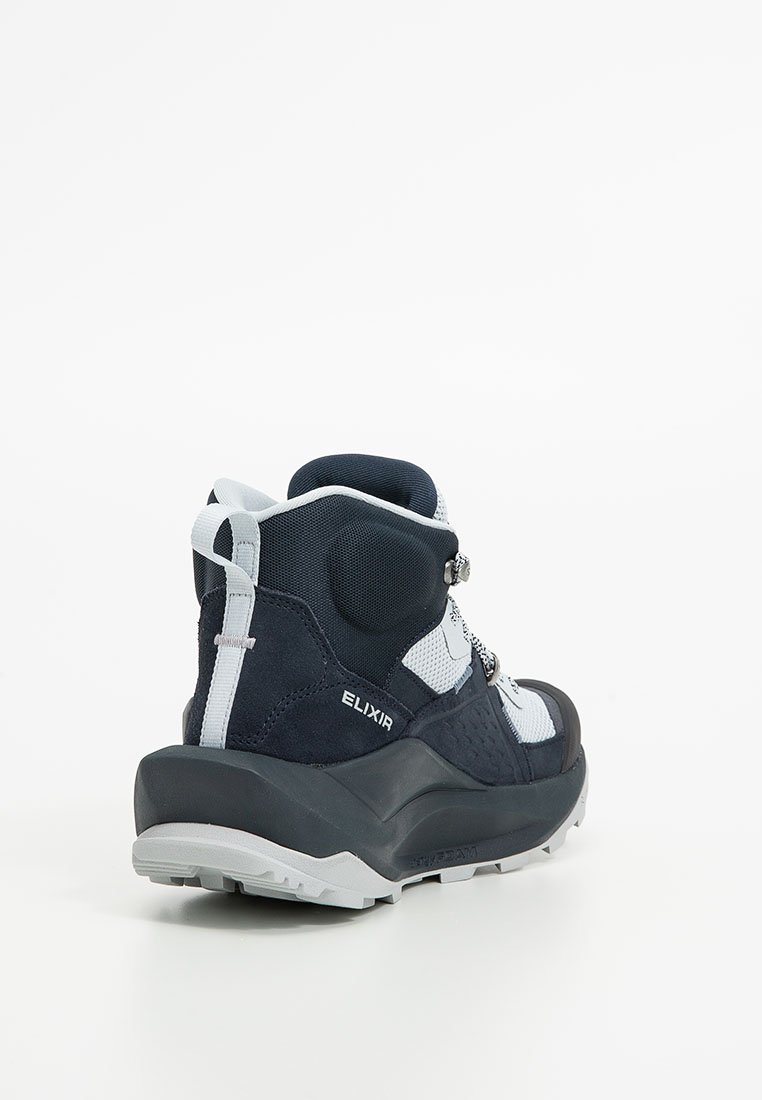 Dunkelblaue Wanderschuhe mit grauen Akzenten, strukturiertem Obermaterial, gepolstertem Kragen und einer stabilen Sohle. Verfügt über ein Schnürsystem für eine sichere Passform.