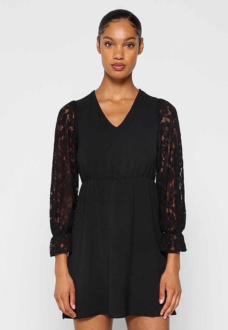 Vero Moda Petite Jurk zwart Vero Moda Petite Jurk zwart