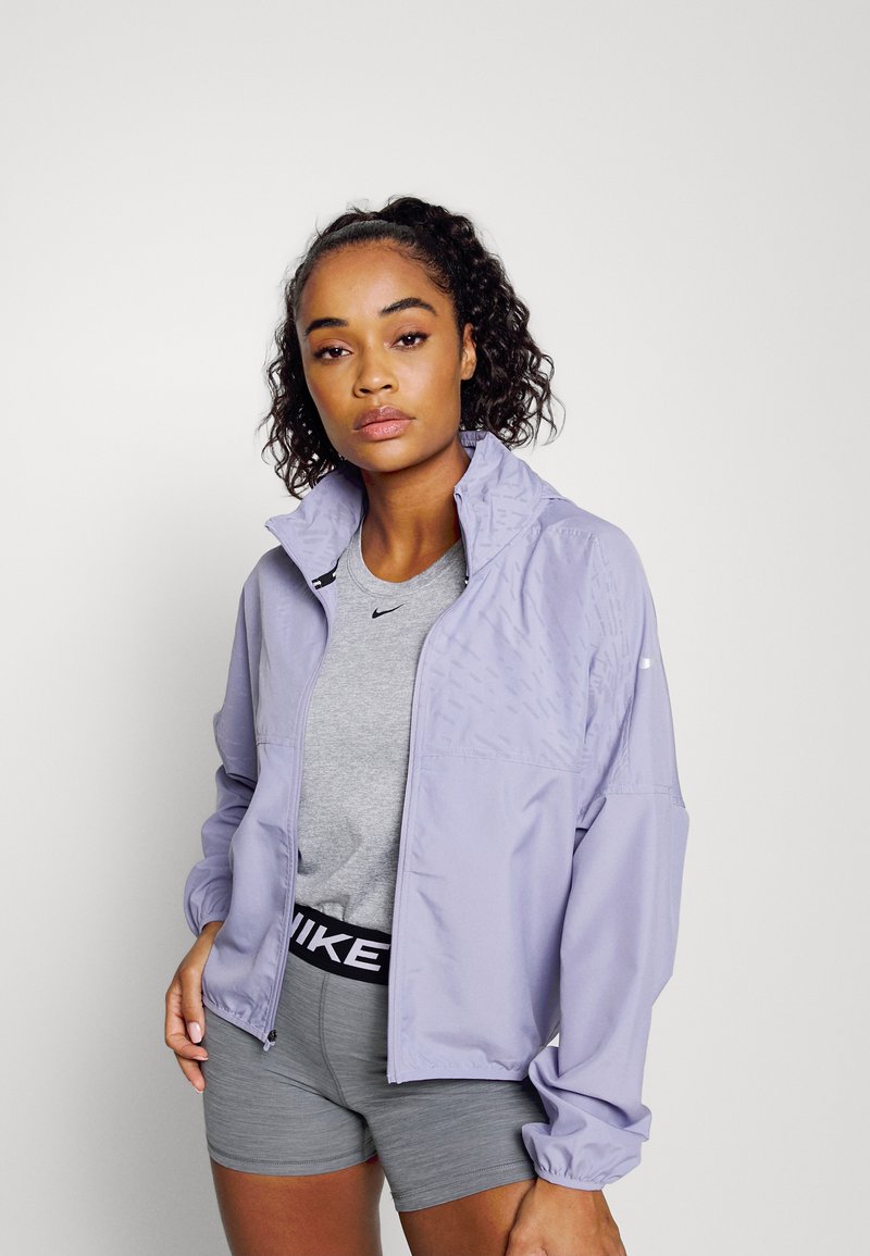 Damen Sportbekleidung | Nike Performance RUN REFLECTIVE Laufjacke indigo haze/cave purple/flieder - NX29066 Damen Sportbekleidung | Nike Performance RUN REFLECTIVE Laufjacke indigo haze/cave purple/flieder - NX29066