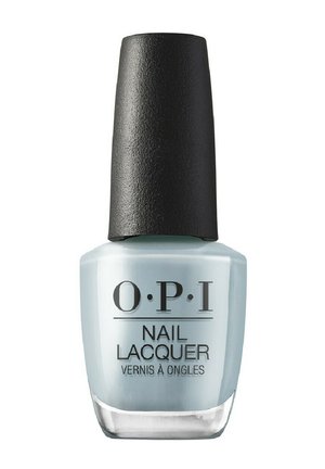 Flacon de vernis à ongles OPI bleu clair avec bouchon noir, texte clair sur l'étiquette avant et sans arrière-plan visible ni objets supplémentaires.