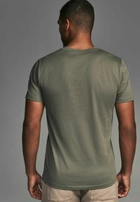 Next V-NECK FIVE PACK - Základné tričko - blue green pink grey